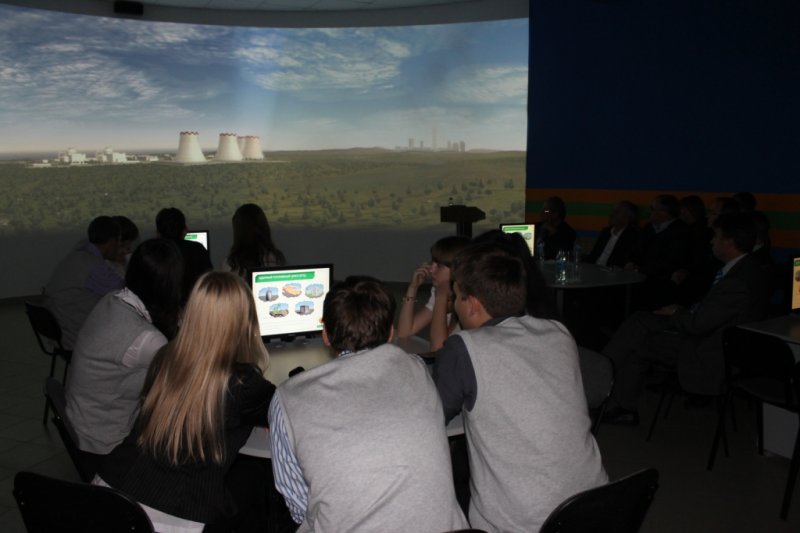 Фото к Новосибирский центр по атомной энергии продолжает проект по профориентации школьников