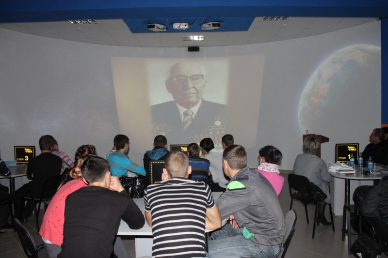 Фото к В Новосибирском информационном центре по атомной энергии прошла «атомная встреча»