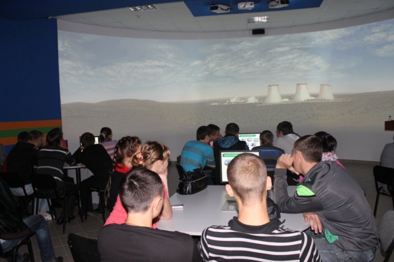 Фото к В Новосибирском информационном центре по атомной энергии прошла «атомная встреча»