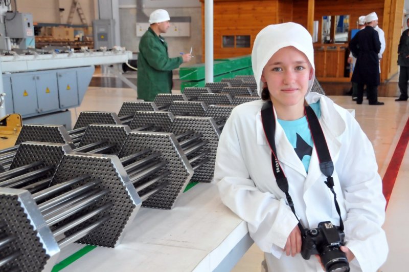 Фото к Юные журналисты центра по атомной энергии приняли участие в презентации отчета по экологической безопасности завода химконцентратов