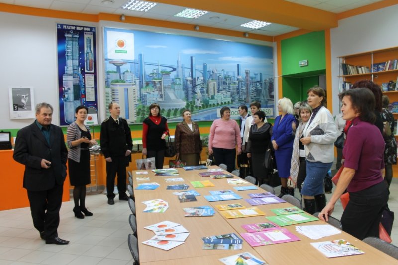 Фото к Руководители учреждений дополнительного образования Новосибирской области посетили Информационный центр по атомной энергии