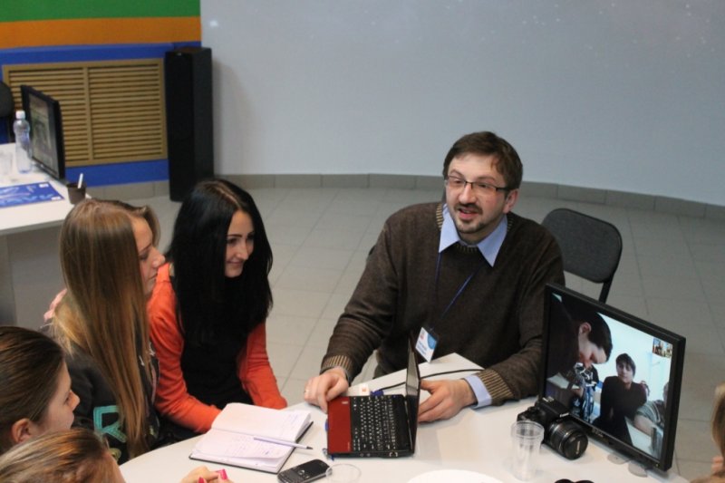 Фото к Известный журналист Григорий Тарасевич встретился с новосибирцами в центре атомной отрасли