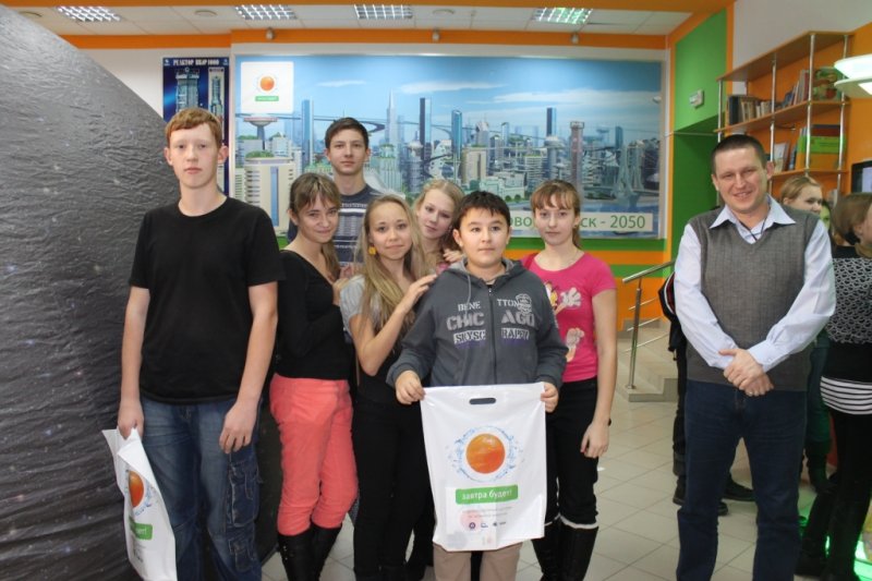 Фото к Мобильный планетарий для посетителей центра атомной отрасли