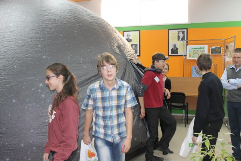 Фото к Мобильный планетарий для посетителей центра атомной отрасли