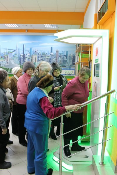 Фото к Новосибирский информационный центр сделал подарок инвалидам-ветеранам