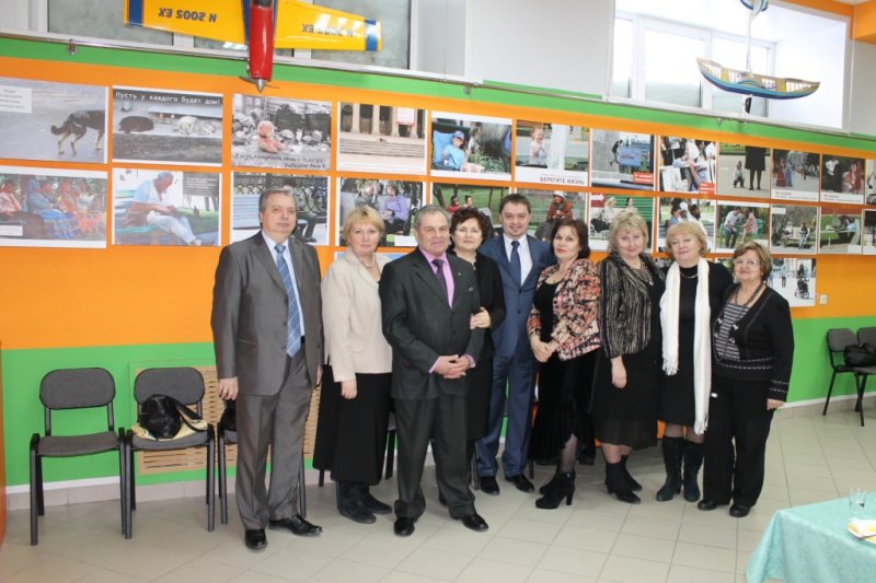 Фото к В Информационном центре продолжает работать выставка Социального плаката