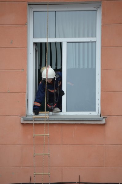 Фото к В начале мая ИЦАО г. Новосибирска совместно с МЧС  и МВД по НСО, Детским автогородком и Школой юных спасателей «Мужество» провели мероприятие в рамках Всероссийской акции «Наука Побеждать» — «Весенний переполох».