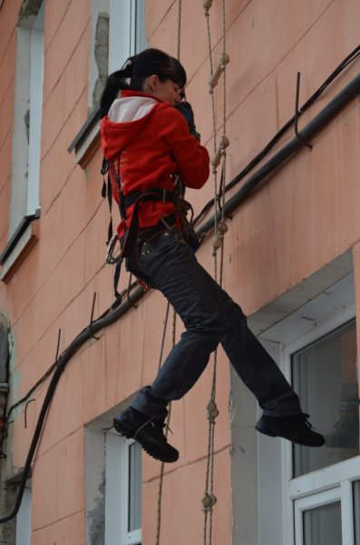 Фото к В начале мая ИЦАО г. Новосибирска совместно с МЧС  и МВД по НСО, Детским автогородком и Школой юных спасателей «Мужество» провели мероприятие в рамках Всероссийской акции «Наука Побеждать» — «Весенний переполох».