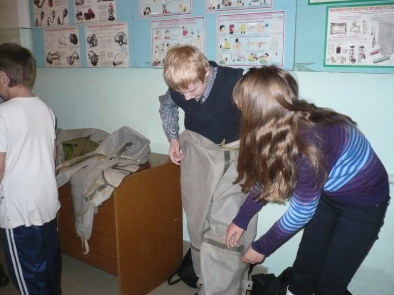 Фото к В начале мая ИЦАО г. Новосибирска совместно с МЧС  и МВД по НСО, Детским автогородком и Школой юных спасателей «Мужество» провели мероприятие в рамках Всероссийской акции «Наука Побеждать» — «Весенний переполох».