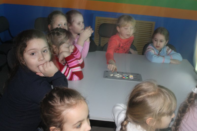 Фото к 11 июня в Информационном центре прошло мероприятие посвященное Дню России