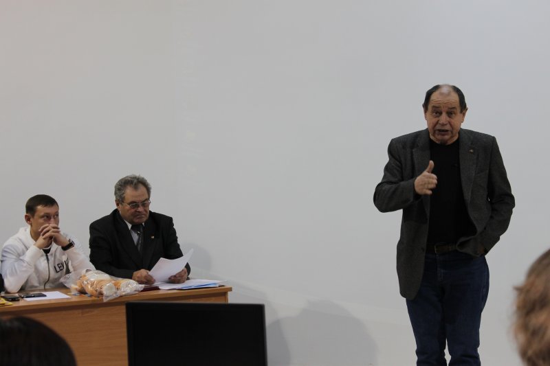 Фото к Есть полный контакт! Наука и спорт в Новосибирске