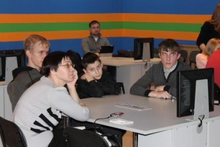 Фото к Школьники и студенты Новосибирска стали участниками онлайн лекции компании Google