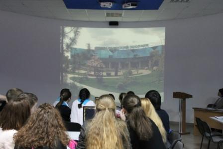 Фото к Информационный центр провел краеведческую игру для учащихся Новосибирска