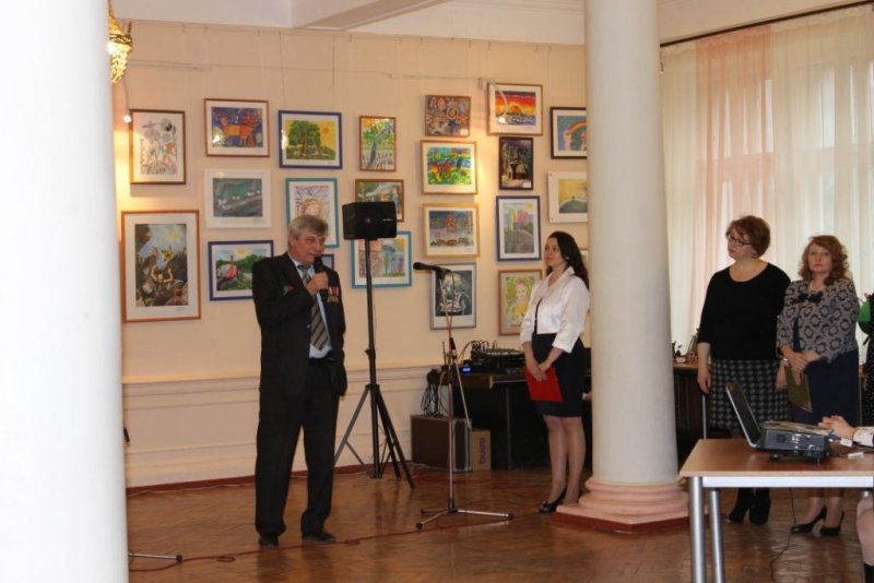 Фото к 5 апреля в ДК им. Горького состоялось торжественное открытие XV Городской детско-юношеской художественной выставки-конкурса «Мир без атомных катастроф».