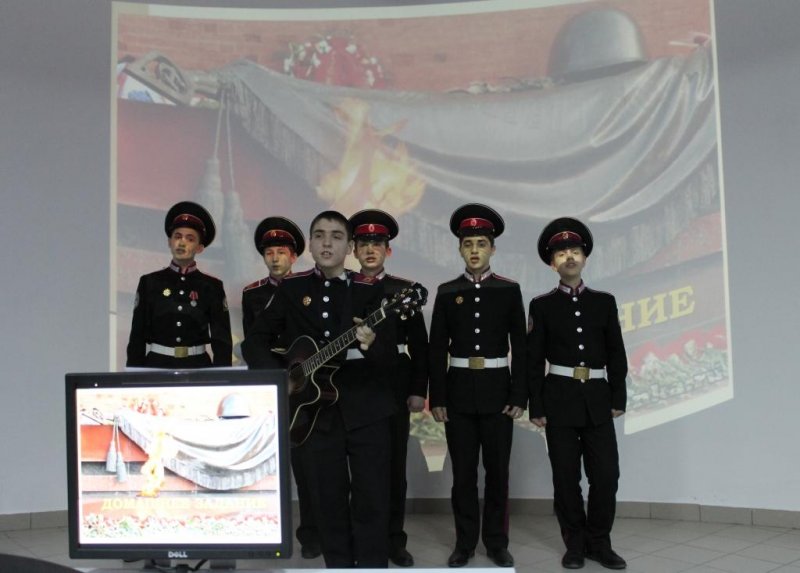 Фото к Информационный центр совместно с Центром развития творчества детей и юношества провели ряд патриотических мероприятий.