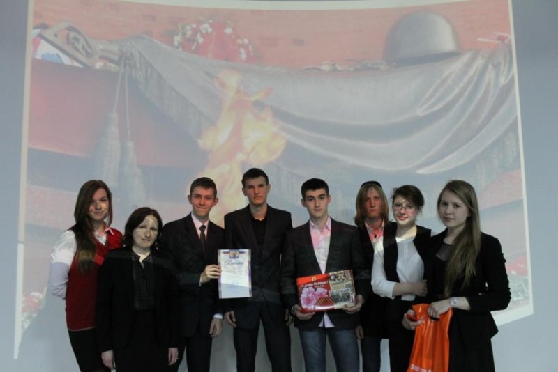 Фото к Информационный центр совместно с Центром развития творчества детей и юношества провели ряд патриотических мероприятий.