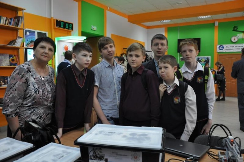 Фото к Новосибирский Информационный центр атомной отрасли провел Городской фестиваль по робототехнике «TROBOT 2014»