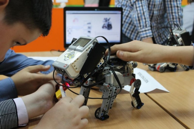Фото к Новосибирский Информационный центр атомной отрасли провел Городской фестиваль по робототехнике «TROBOT 2014»