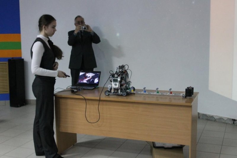 Фото к Новосибирский Информационный центр атомной отрасли провел Городской фестиваль по робототехнике «TROBOT 2014»