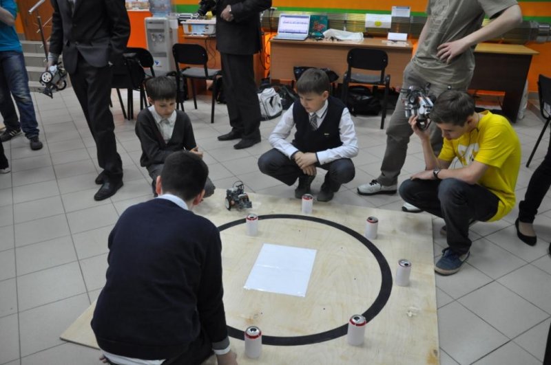 Фото к Новосибирский Информационный центр атомной отрасли провел Городской фестиваль по робототехнике «TROBOT 2014»