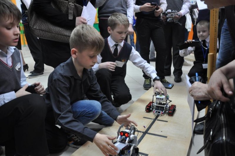 Фото к Новосибирский Информационный центр атомной отрасли провел Городской фестиваль по робототехнике «TROBOT 2014»