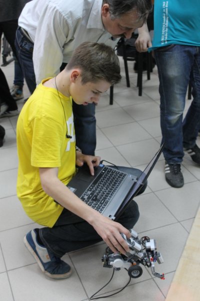 Фото к Новосибирский Информационный центр атомной отрасли провел Городской фестиваль по робототехнике «TROBOT 2014»
