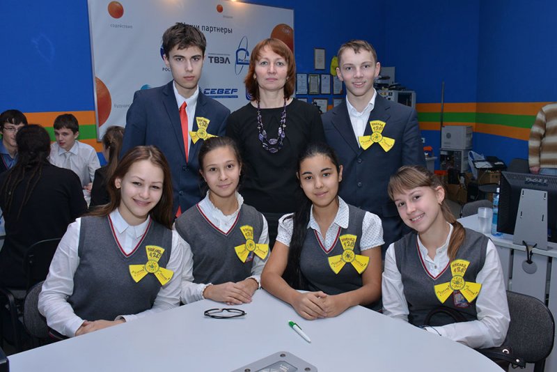 Фото к Школьники из трех городов Сибири сразились в интеллектуальной игре «Первый шаг в атомный проект»