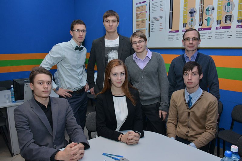 Фото к Школьники из трех городов Сибири сразились в интеллектуальной игре «Первый шаг в атомный проект»