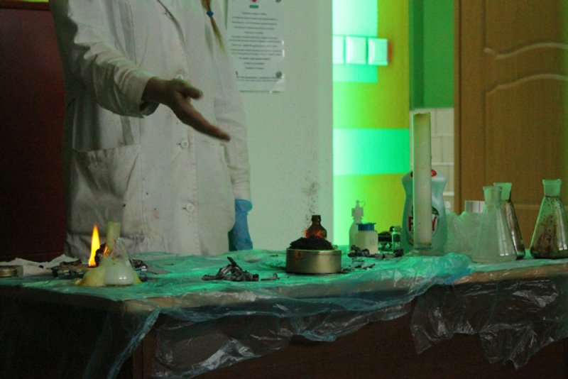 Фото к «Научные ёлки» в Информационном центре по атомной энергии