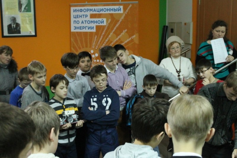 Фото к День детских изобретений в ИЦАЭ Новосибирска: «Каракат» против «Бензовелопила»