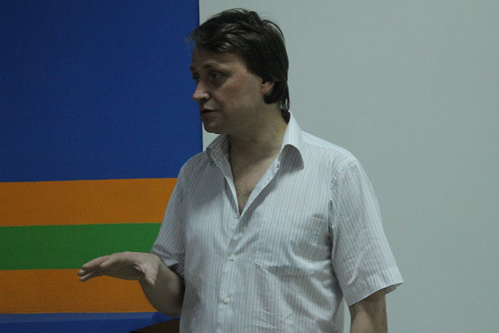Фото к «Хорошая физика — всегда очень понятная»: в ИЦАЭ состоялась лекция Антона Николенко