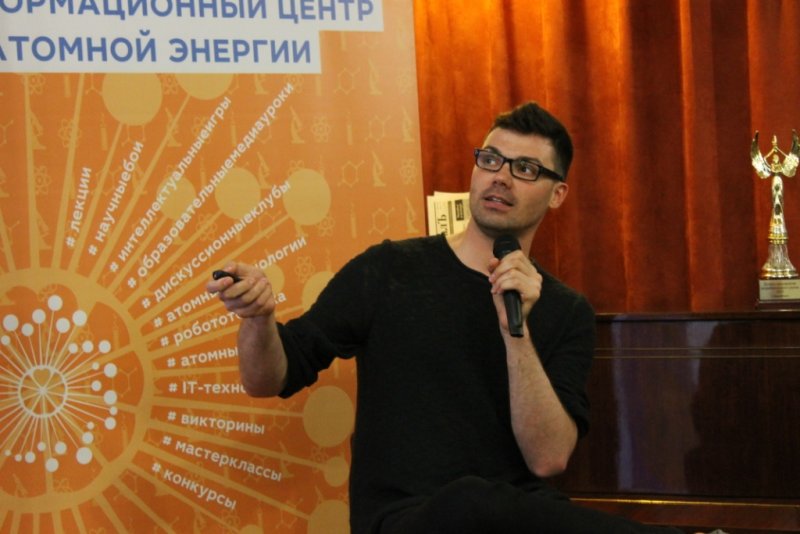Фото к Генетика здесь и сейчас: ИЦАЭ организовал в Новосибирске лекцию ученого из Лондона